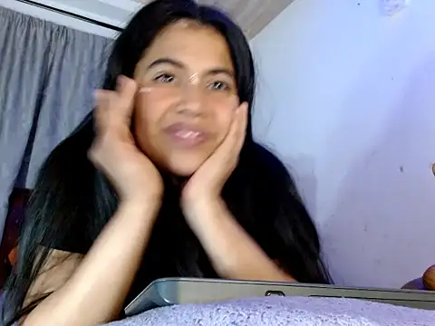 Snapshot of brihanna_lena chatting on October 17, 2025, 8:17 am brihanna lena online show from October 17, 2025, 8:17 am