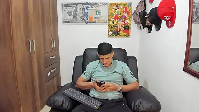 Snapshot of boss_of_cash chatting on September 27, 2025, 1:56 am boss of cash online show from September 27, 2025, 1:56 am