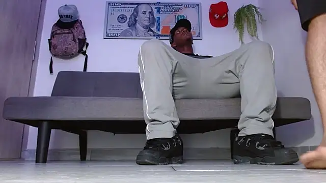 Snapshot of boss_of_cash chatting on April 12, 2026, 10:51 am boss of cash online show from April 12, 2026, 10:51 am