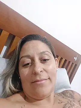 baixinhaloira online show from December 31, 2024, 3:34 am