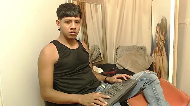 Snapshot of mr_stiven_ chatting on November 12, 2025, 4:49 am mr stiven online show from November 12, 2025, 4:49 am