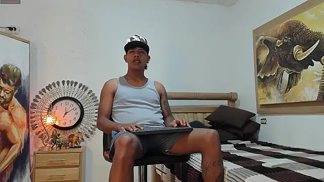 mr stiven  online show from May 9, 2026, 3:32 am