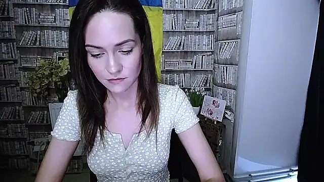 Lina Star S online show from November 14, 2025, 10:52 am