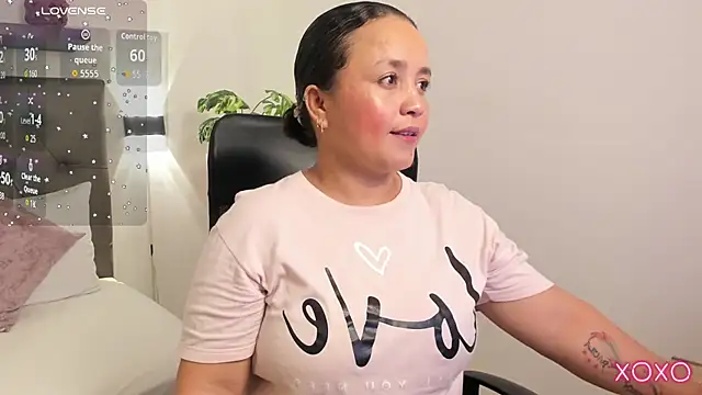 linda rios  online show from November 27, 2025, 7:25 pm