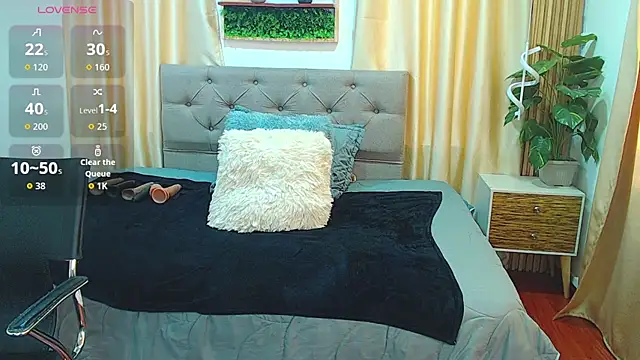 sasi luna online show from December 17, 2025, 2:33 pm