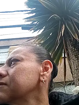 sasi luna online show from November 28, 2025, 2:06 pm