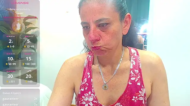 sasi luna online show from October 12, 2025, 2:24 am