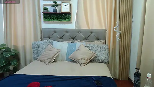 Snapshot of sasi_luna chatting on June 24, 2026, 1:43 pm sasi luna online show from June 24, 2026, 1:43 pm