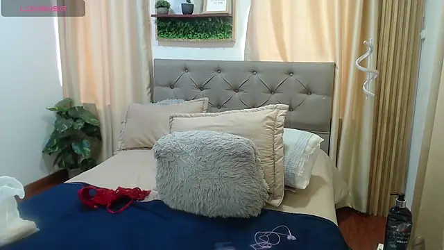 Snapshot of sasi_luna chatting on June 30, 2026, 1:33 pm sasi luna online show from June 30, 2026, 1:33 pm