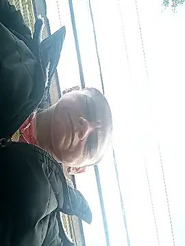 sasi luna online show from November 19, 2025, 1:22 pm