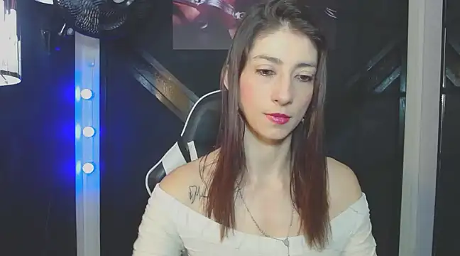 Snapshot of aitana_ag chatting on March 18, 2025, 12:28 pm aitana ag online show from March 18, 2025, 12:28 pm