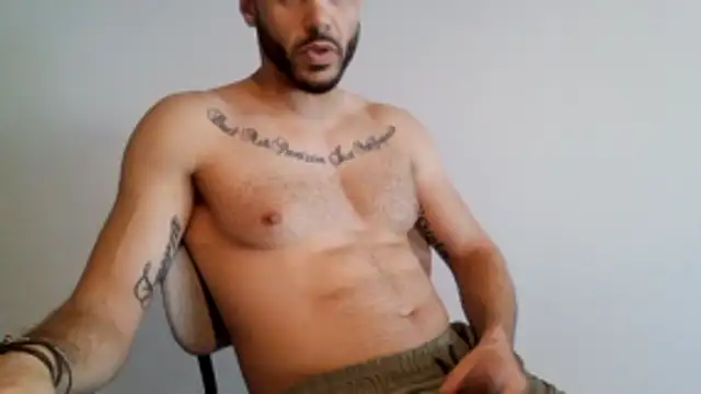 Snapshot of Strokeking4u chatting on December 22, 2025, 2:50 pm Strokeking4u online show from December 22, 2025, 2:50 pm