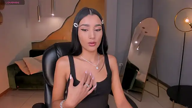 BellaCarteer  online show from October 25, 2025, 1:01 pm