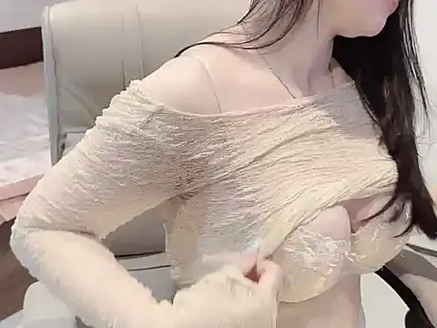 Snapshot of Eva-Public chatting on October 1, 2025, 5:06 pm Eva-Public online show from October 1, 2025, 5:06 pm