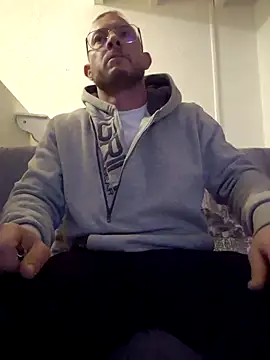 jourdinio13 online show from February 1, 2025, 1:12 am