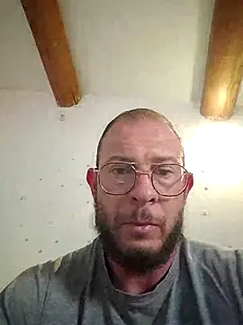 jourdinio13 online show from October 12, 2025, 4:19 pm