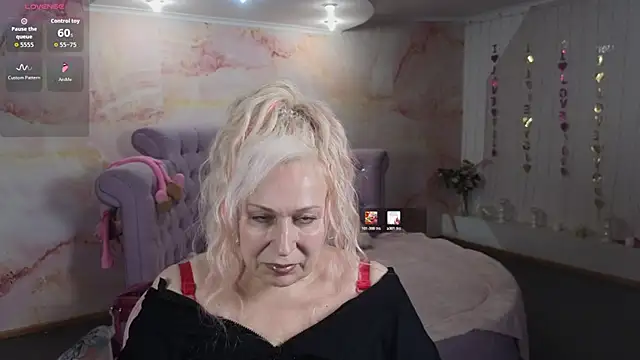 Penelope Pinky online show from July 22, 2026, 12:29 pm