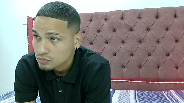 lau hotfox online show from January 30, 2025, 1:44 am