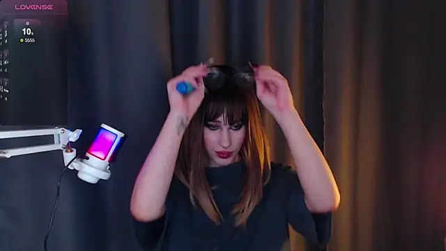 Snapshot of Cassie_Bae chatting on March 18, 2025, 12:28 pm Cassie Bae online show from March 18, 2025, 12:28 pm