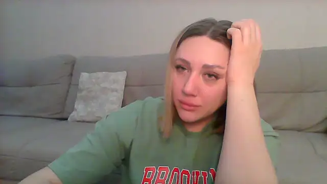 Snapshot of VickyLove047 chatting on February 28, 2025, 8:39 pm VickyLove047 online show from February 28, 2025, 8:39 pm