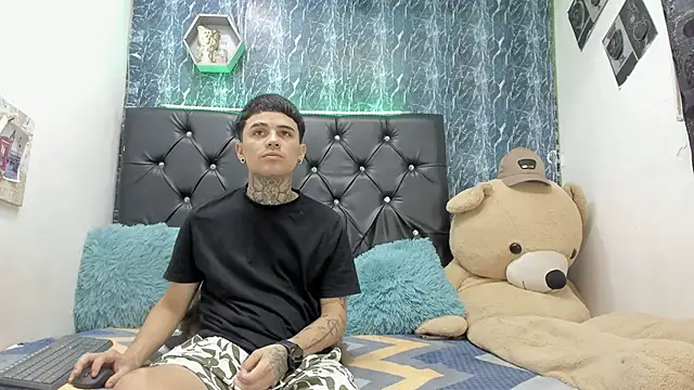 exotic hot couple online show from November 27, 2025, 9:59 pm