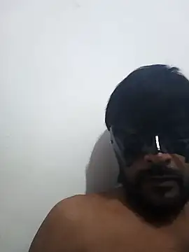 Snapshot of johnsinsexy chatting on January 1, 2025, 5:43 am johnsinsexy online show from January 1, 2025, 5:43 am