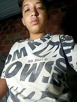 Snapshot of Ggeraldyn_311 chatting on December 16, 2024, 3:19 am Ggeraldyn 311 online show from December 16, 2024, 3:19 am