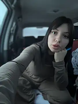 JulliaVegas online show from November 26, 2025, 2:33 am