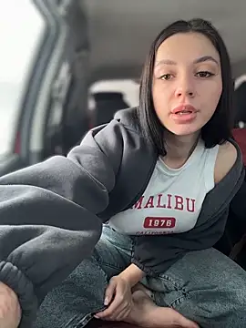 Snapshot of JulliaVegas chatting on March 3, 2026, 2:07 am JulliaVegas online show from March 3, 2026, 2:07 am