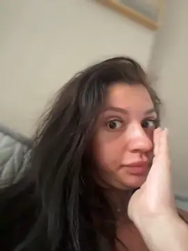 Snapshot of JulliaVegas chatting on April 10, 2026, 12:06 am JulliaVegas online show from April 10, 2026, 12:06 am