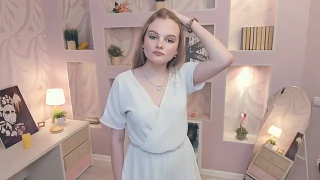 Snapshot of BlissAdes chatting on January 17, 2025, 6:02 pm BlissAdes online show from January 17, 2025, 6:02 pm