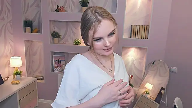 Snapshot of BlissAdes chatting on January 18, 2025, 12:13 am BlissAdes online show from January 18, 2025, 12:13 am