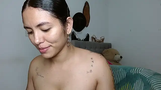 Sexy Lia  online show from July 17, 2026, 2:42 am