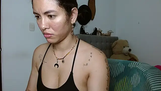 Sexy Lia  online show from June 19, 2026, 4:40 am