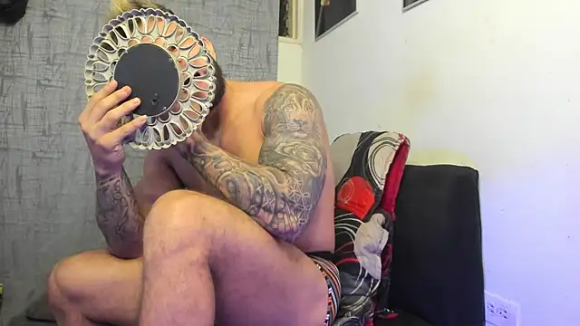 vincent carusso94 online show from April 19, 2026, 12:00 am