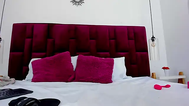 hotmature1 online show from December 3, 2025, 12:15 pm