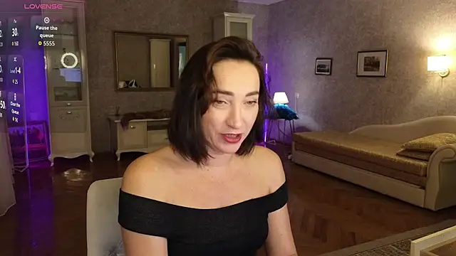 AnneHaddaway online show from October 25, 2025, 9:04 pm