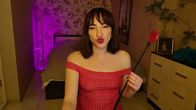 AnneHaddaway online show from May 17, 2026, 7:03 pm