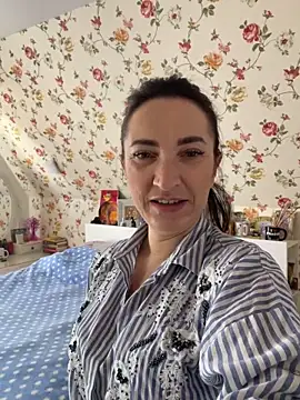 AnneHaddaway online show from April 15, 2026, 9:15 am