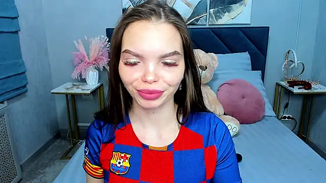 Snapshot of Curvy_Dynamite_ chatting on December 5, 2025, 1:16 am Curvy Dynamite online show from December 5, 2025, 1:16 am