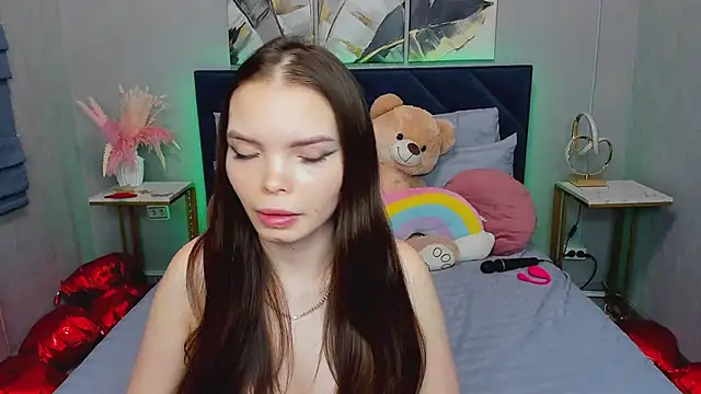 Curvy Dynamite  online show from March 23, 2026, 1:06 am