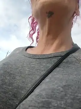 MommyMisfit online show from April 14, 2026, 1:16 pm