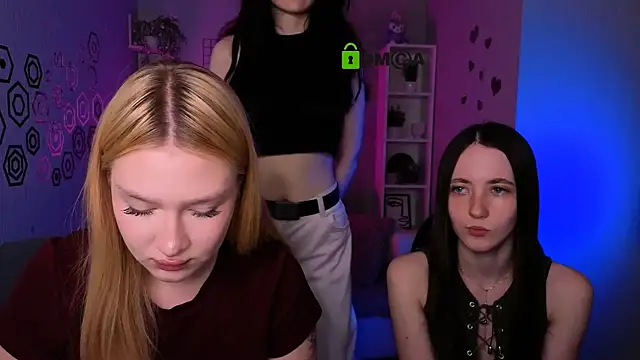 playful sophie online show from May 31, 2026, 7:25 pm