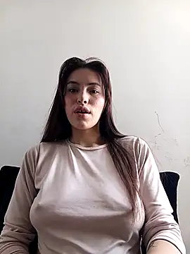 eriika deep  online show from November 30, 2025, 3:46 pm