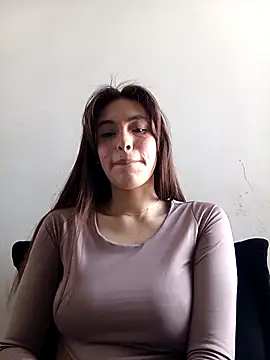 eriika deep  online show from December 18, 2025, 3:27 pm