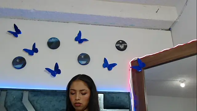 Roxan Fox- online show from March 18, 2025, 1:13 am