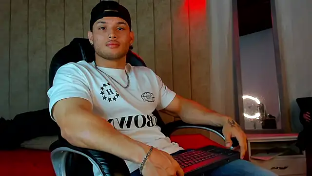 jeicob gagnon online show from September 29, 2025, 5:47 am