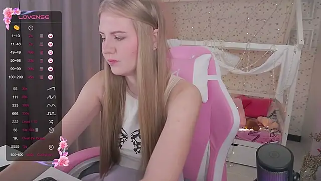 Miss Esmiie online show from January 3, 2025, 4:11 am