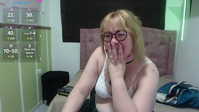 chloe prg online show from May 12, 2026, 11:22 pm