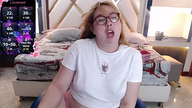 chloe prg online show from July 25, 2026, 3:47 am